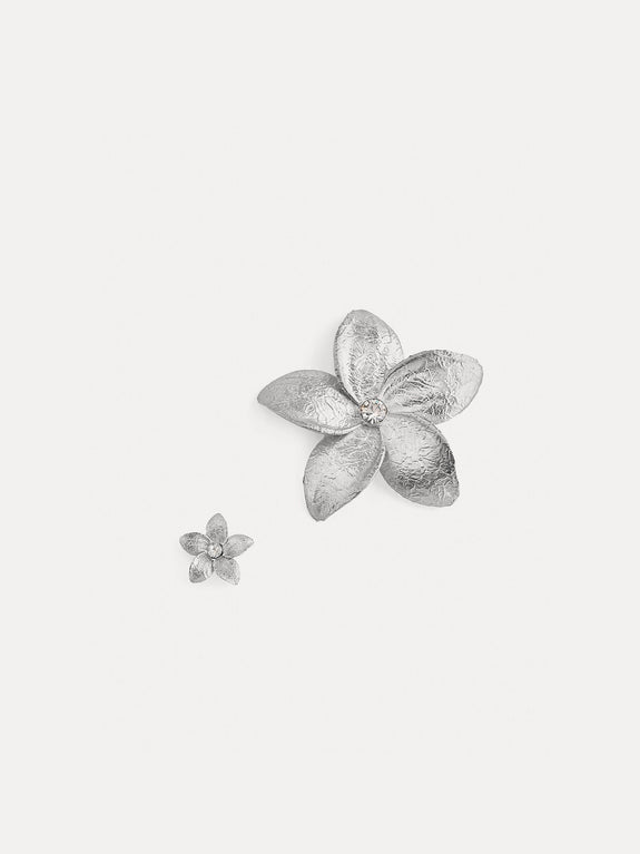 Flower–shaped silver earrings
