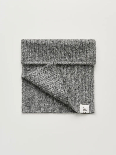 Nellie neck warmer – Pure light grey