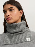 Nellie neck warmer – Pure light grey