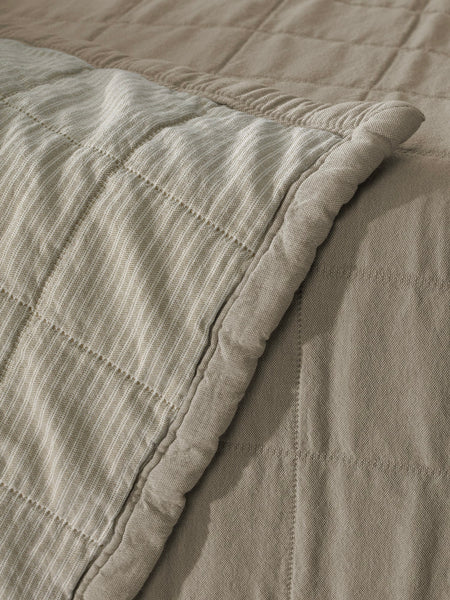 Raes Quilt - malto