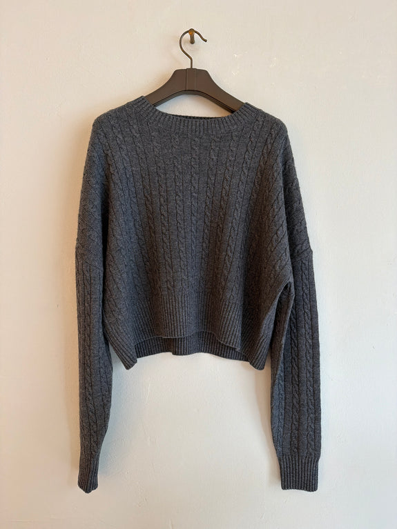 Cropped Cable Crew - Mid grey