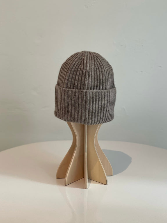 Saga Cashmere Beanie - armadillo