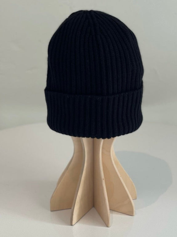 Saga Cashmere Beanie - black