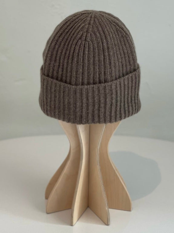 Saga Cashmere Beanie shorty - dark armadillo