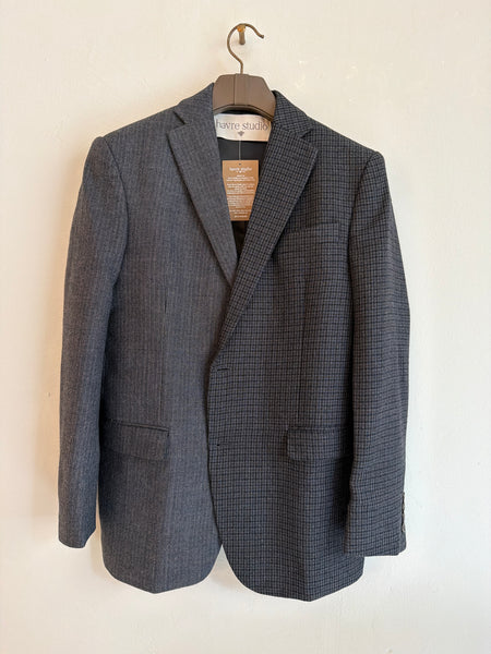 Contrasted blazer in grey and dark blue tones