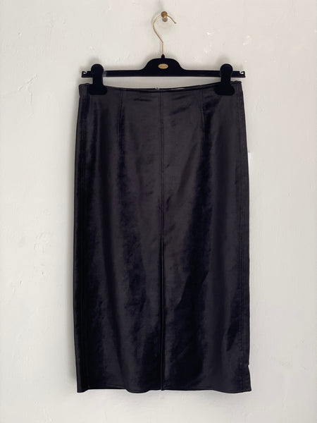 Stretch velvet pencil skirt - black