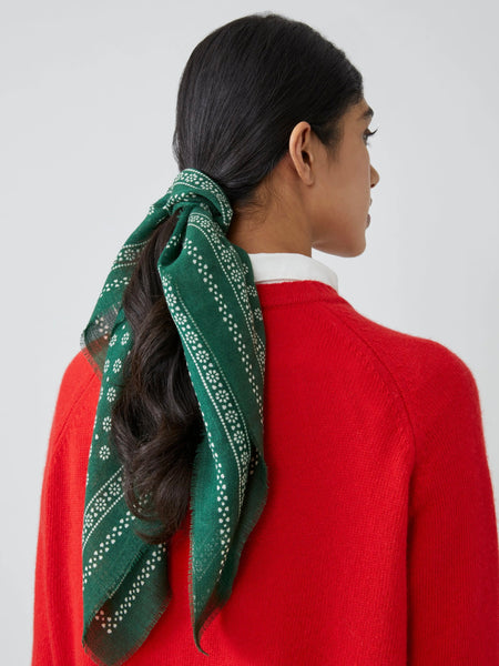 OLAF SCARF N°676 - BRITISH GREEN