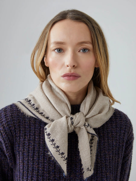 IDA SCARF N°792 - EMBROIDERY PAPER