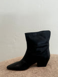 Low leather boots - black