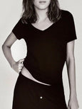 V-NECK T-SHIRT - BLACK